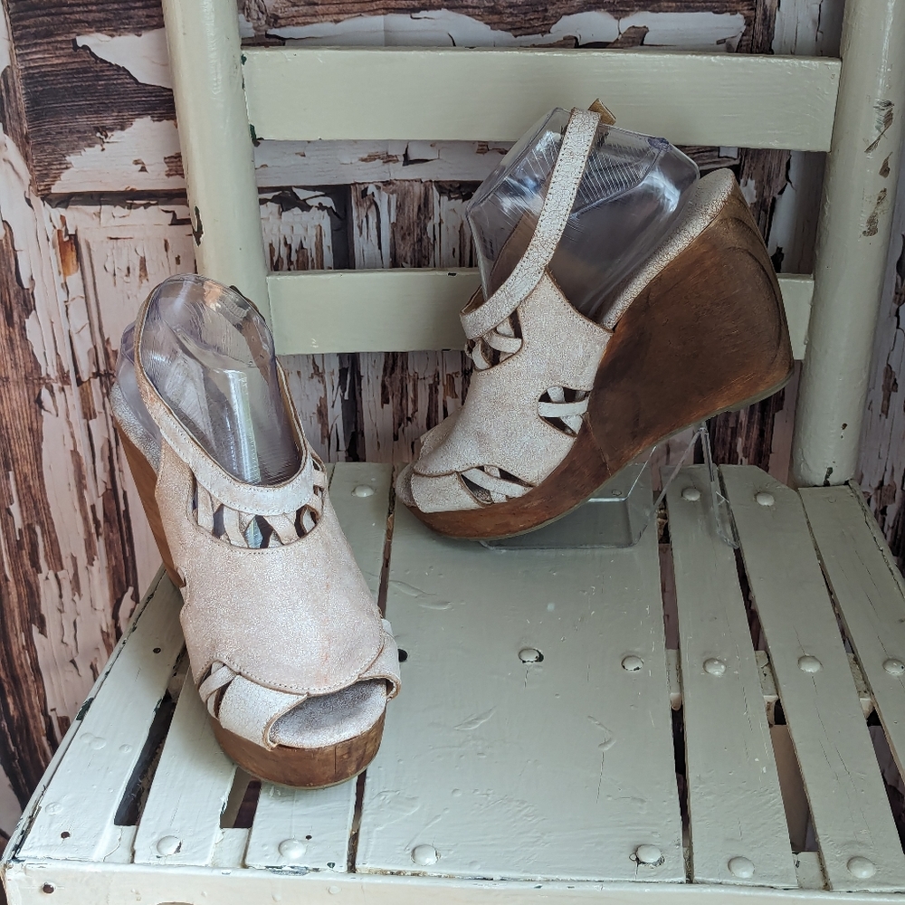 Very Volatile Platform Sandals View 6